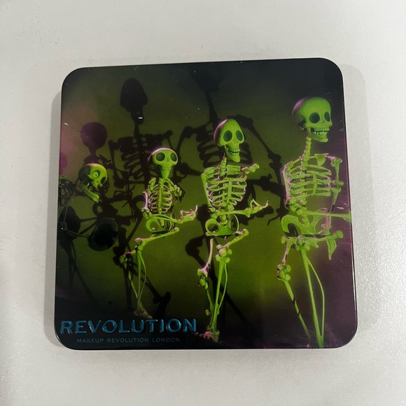 Vibrant Eyeshadow Palette with Mirror - Picture 3 of 4